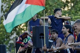إعلام العدو يشن هجومًا واسعًا على النجم الشاب لامين جمال بعد ظهوره رافعًا علم فلسطين خلال احتفالات برشلونة، واصفًا المشهد بأنه “مستفز” و”مهين” و”يثير ...