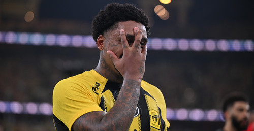 Steven Bergwijn celebrates after Al Ittihad beat Al Nassr.jpg