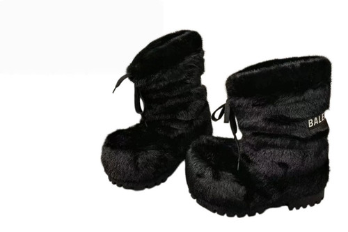 43Balenciaga Alaska.jpg