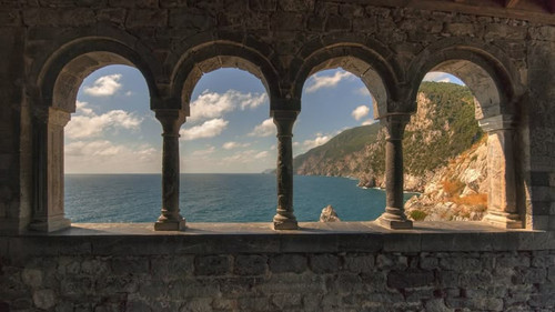 looking through Vincenzo Flickr.jpg