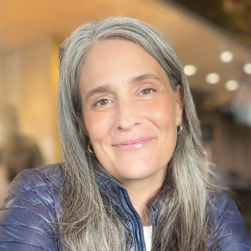 Dorien Davies Headshot.jpg