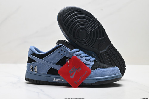 Nike SB Dunk Low Supreme 94 blue black.jpg