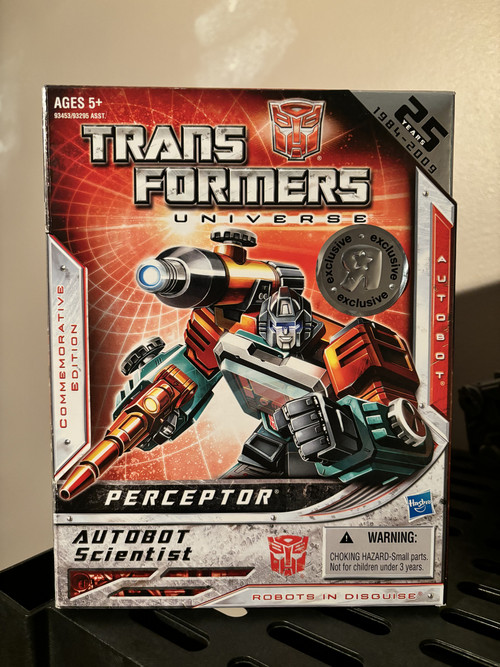 25TH ANNIVERSARY G1 UNIVERSE PERCEPTOR NEW MISB $80.jpg