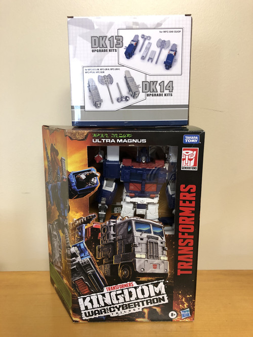 KINGDOM ULTRA MAGNUS + DNA DESIGN KIT MIB (OPEN DISPLAYED) $120.jpg