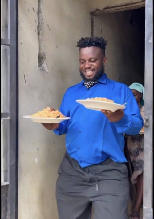 HFK Dr8bEAAJ6gi?format=jpg.jpg