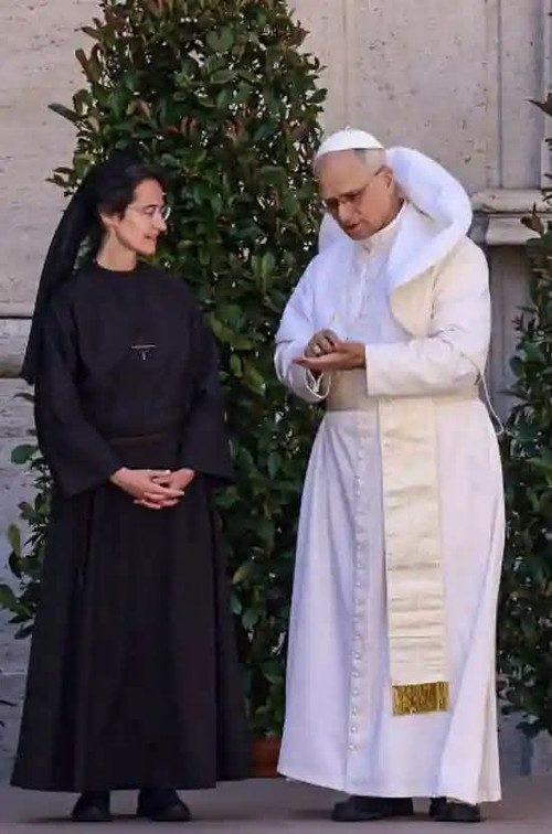 HFYddD a8AEvhLN?format=jpg.jpg