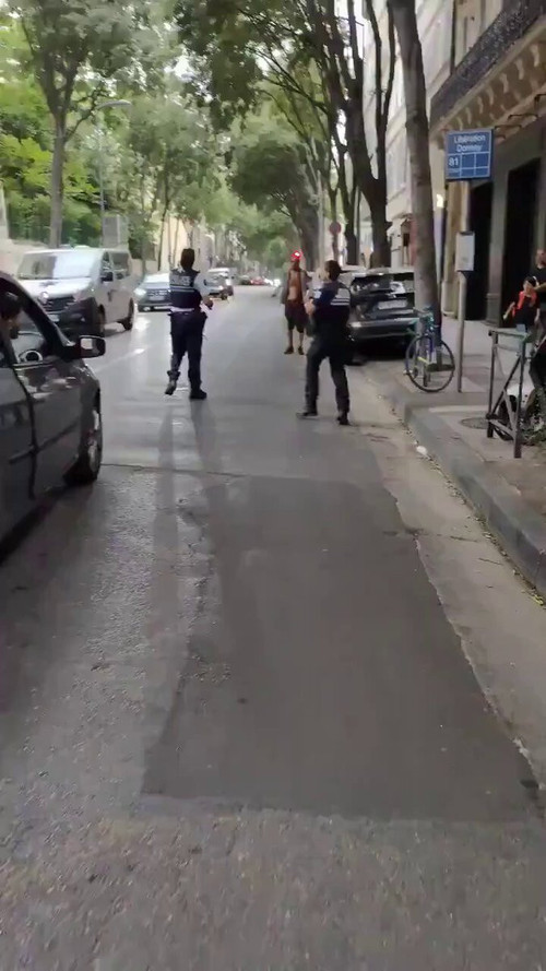 b6cSuTIQSB 2qXse.jpg