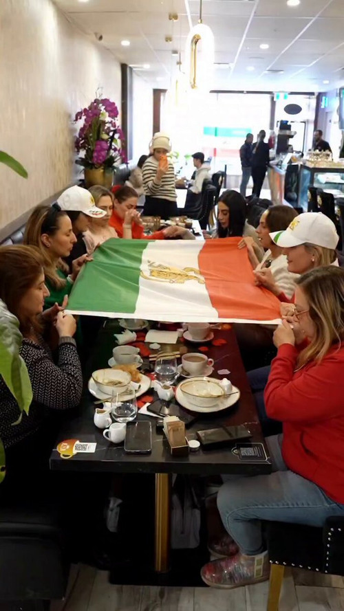 QDKCQwvz2LGy RVF.jpg