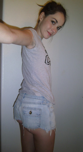 69450698 010 dbc6.jpg