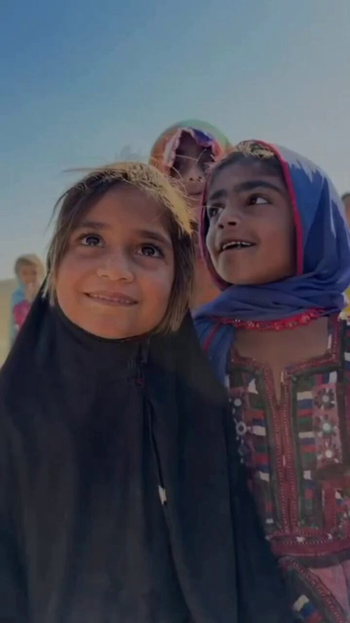 EZ7L EQETfYZ7SJg.jpg