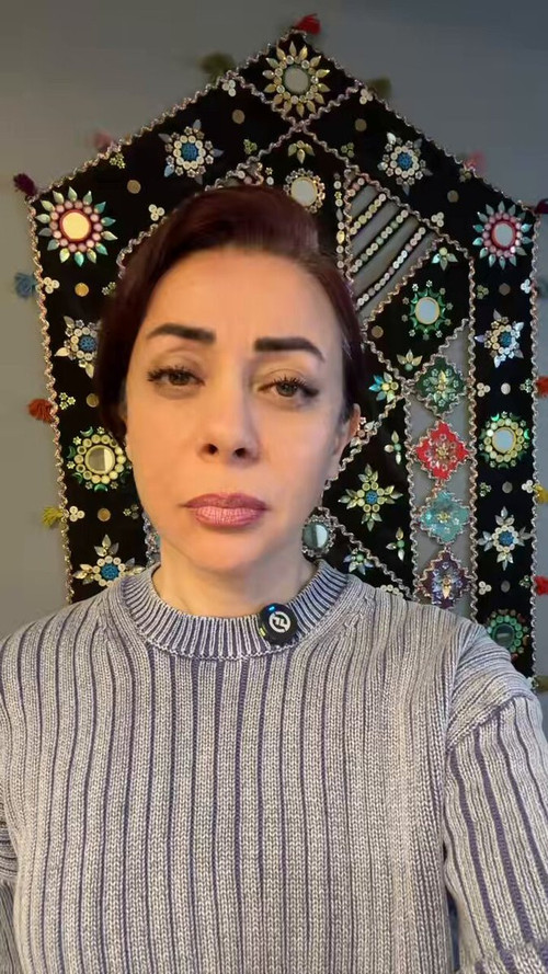 eF5 HwlHH50q9XeE.jpg