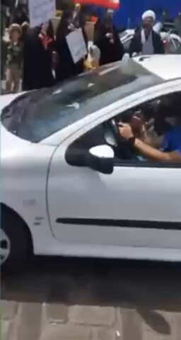 LCDR QyoorZiHevM.jpg