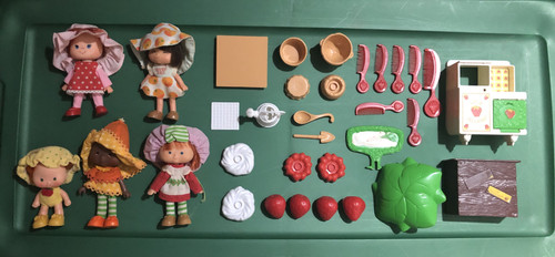 STRAWBERRY SHORTCAKE (VINTAGE) LOT $60.jpg
