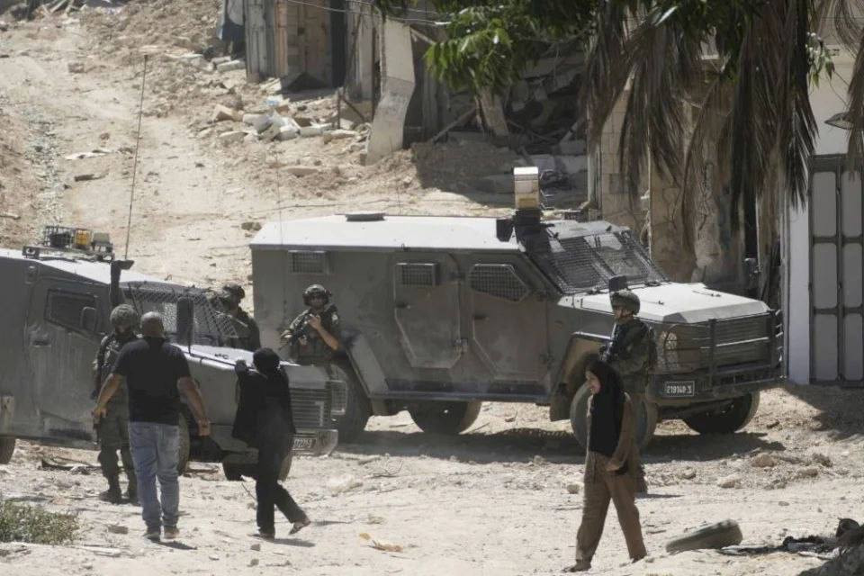 محافظ طولكرم: جيش الاحتلال يمدد عدوانه على مخيمي طولكرم ونور شمس حتى نهاية مايو المقبل....