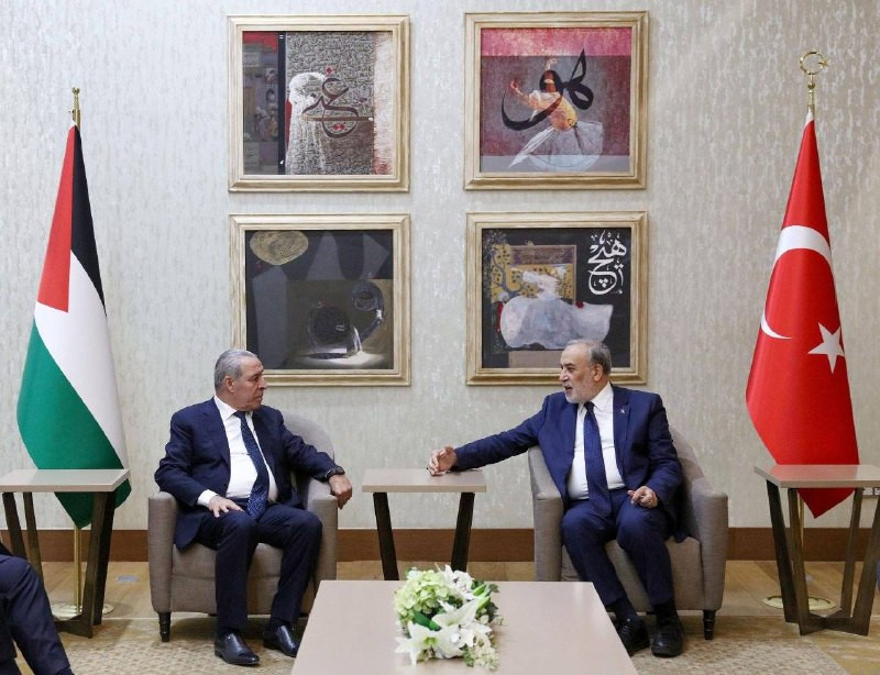 نائبُ الرئيس الفلسطيني حسين الشيخ ورئيس المخابرات العامة اللواء ماجد فرج ورئيس المجلس الوطني الفلسطيني روحي فتوح ومستشار الرئيس عباس مجدي الخالدي يصلو...