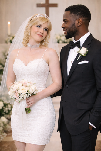 Svatební štěstí na oltáři.png