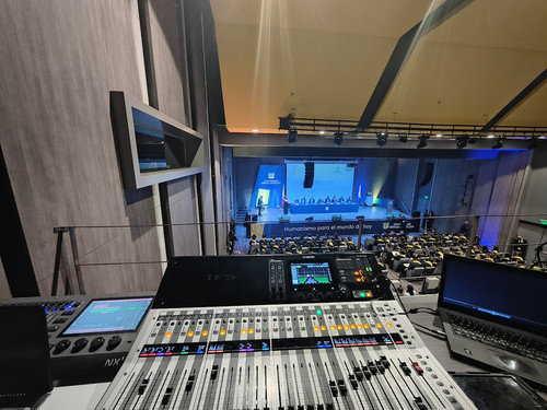 Consola de audio 1.jpg