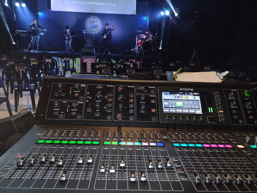 Consola de audio 2.jpg