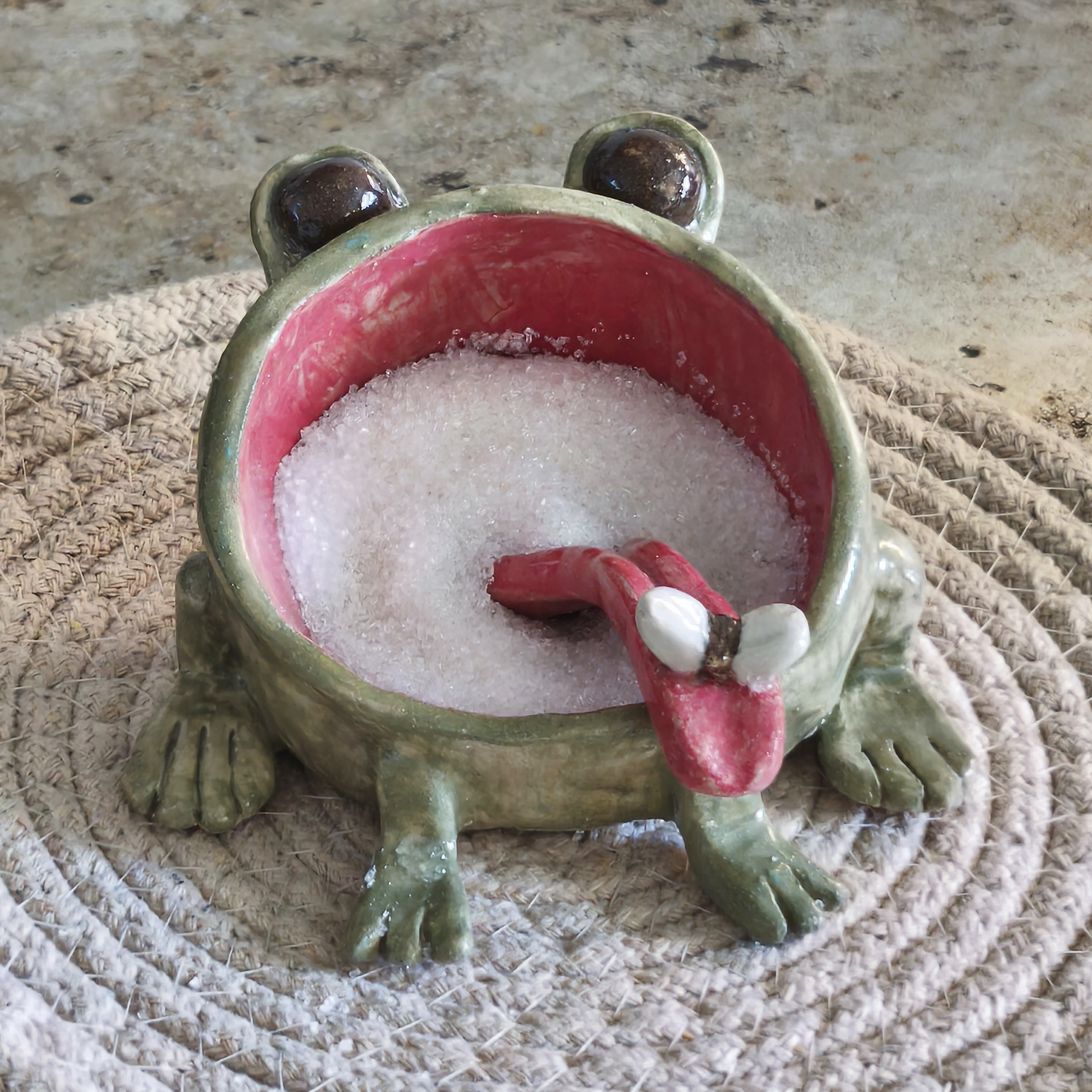 Сахарница-лягушка