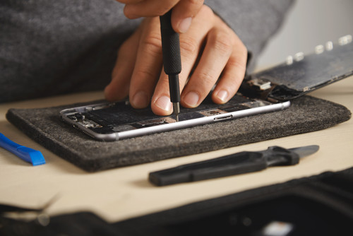 Who Should You Trust for Emergency Apple iPhone Repair Needs?.jpg