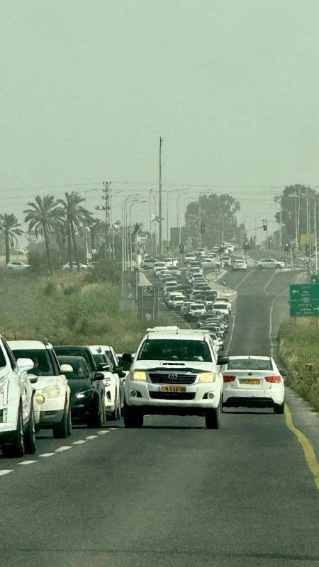 مئات المركبات من أراضي 48 في طريقها إلى مدينة جنين بعد إعادة فتح حاجز الجلمة....