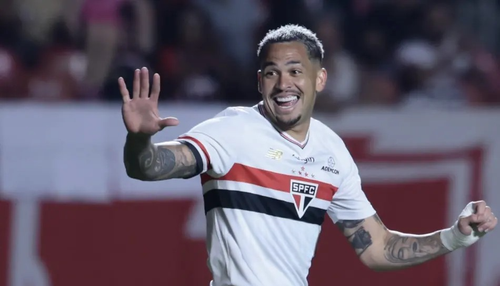 luciano comemora gol do sao paulo Photoroom.png