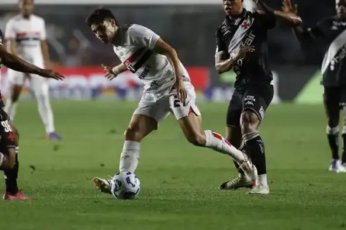 VASCO x SÃO PAULO! Histórico equilibrado aumenta expectativa para duelo em São Januário