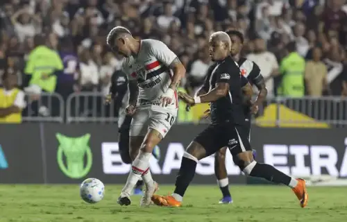 Virada nos minutos finais EXPÕE problema grave no São Paulo… torcida não perdoa!