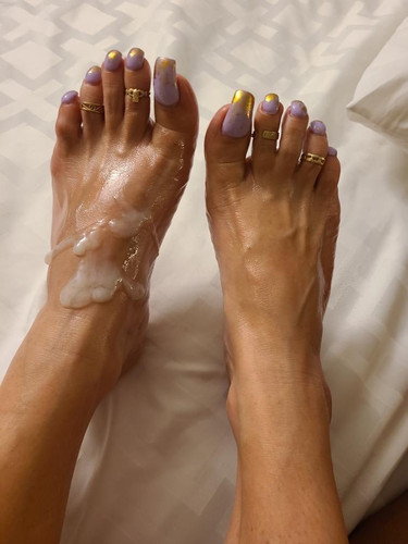 Snowy Arches Feet 5320930.jpg