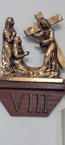 ChristwithcorssatchruchinCasoria Bronzestatue.jpg