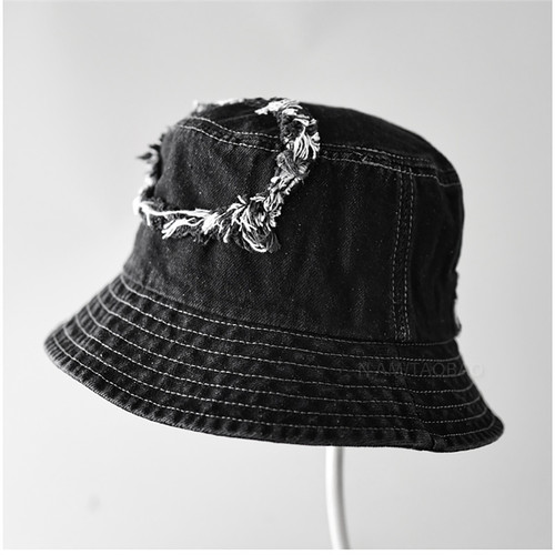 SKU 03 方块毛边补丁牛仔渔夫帽黑色.jpg