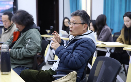 568 01 开往明天的列车.jpg