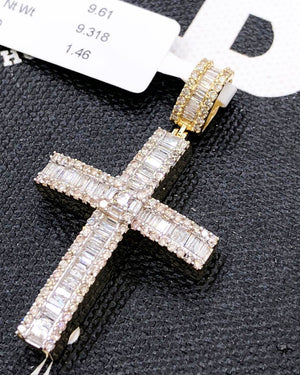 Shop Diamond Iced Out Pendants for a Bold, Luxury Statement.jpg