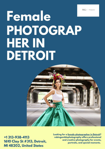 Female Photographer in Detroit.jpg