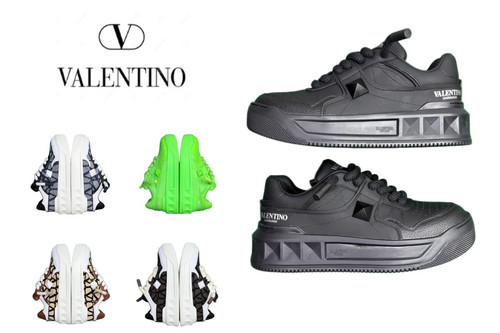 650Valentino One Stud XL Garavani.jpg