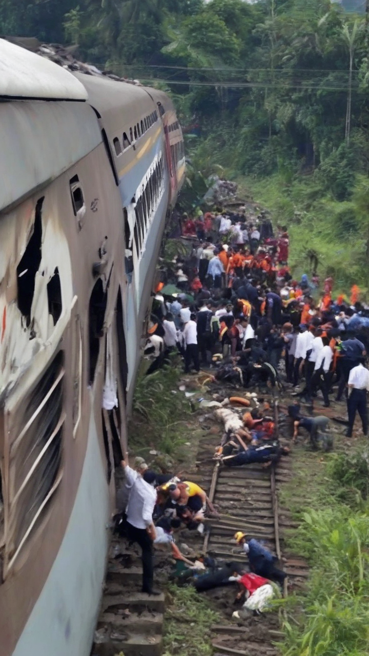 14 dead in Indonesian train crash; probe launched