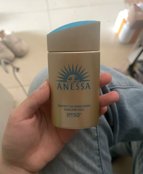 521027319777 安热沙小金瓶防晒霜4.png