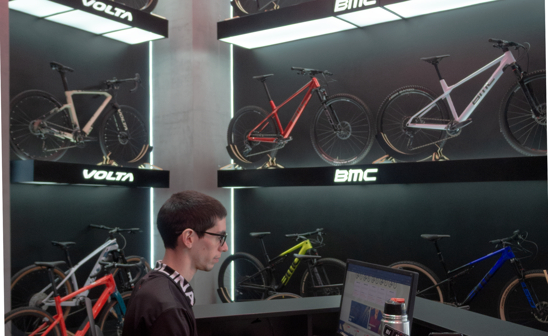 Interior local Bertolina Bikes - Ruta E53 Centro Comercial YPF Mendiolaza