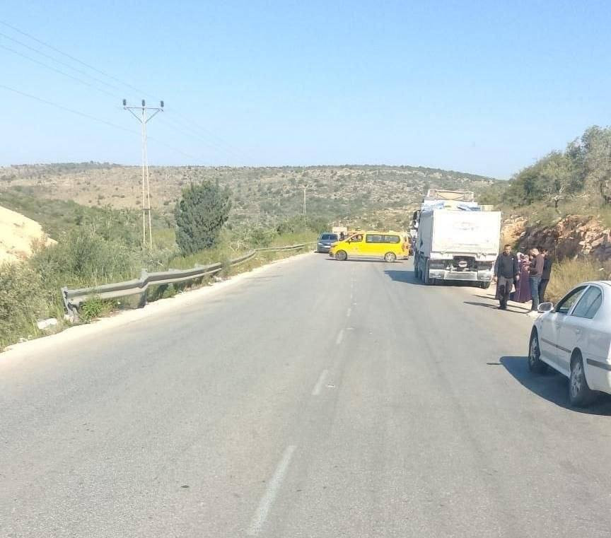 جيش الاحتلال يغلق مدخل مدينة سلفيت الشمالي بالبوابة الحديدية....