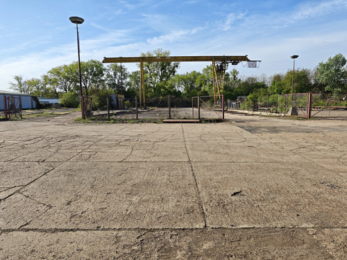 143.jpg
