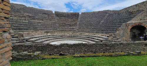 AmphitheatreatPompei 28March2026.jpg