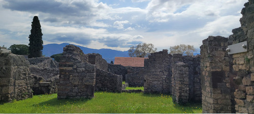 brpen wallsofPompeii.jpg