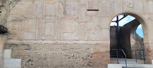 AncientcarvingonwallatPompei.jpg