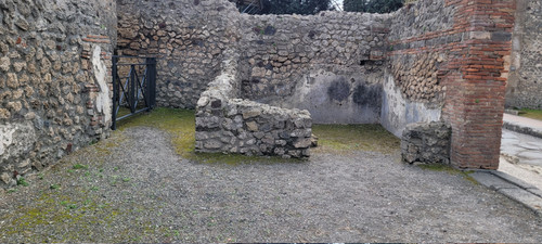 wallsofhomeatPompei.jpg