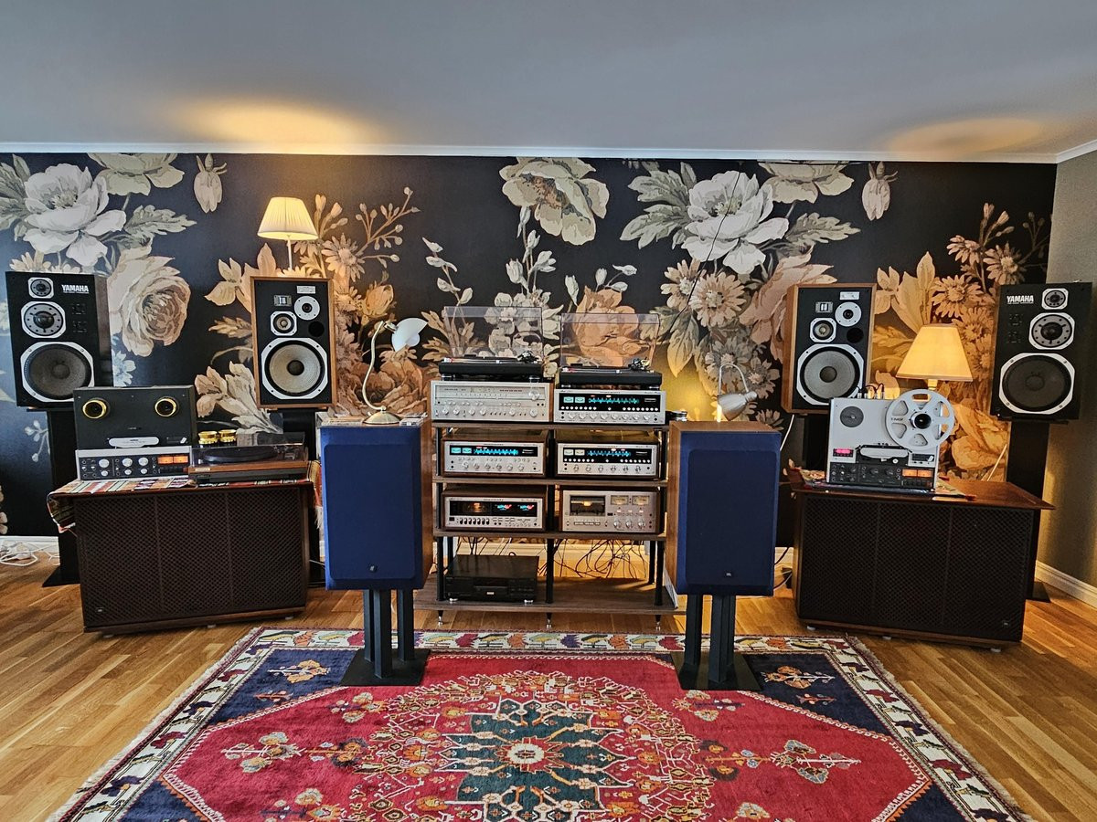 Hi-fi listening room with turntable and vinyl storage