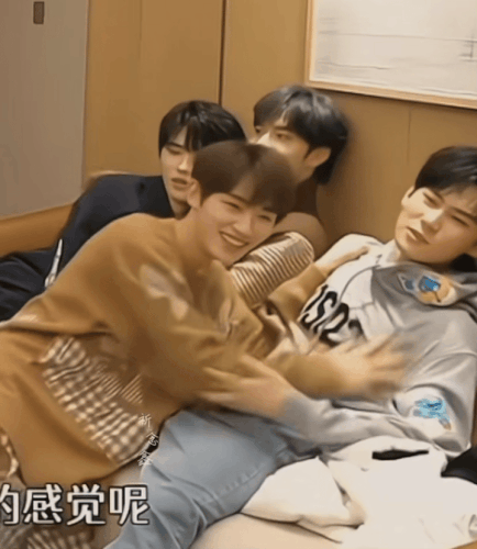 1000102159.gif