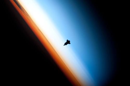 用代码渲染天空、日落和行星.png