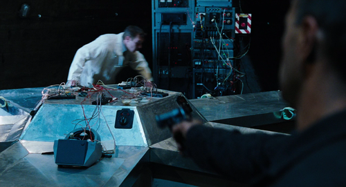 Submerged.2005.BluRay.720p..0:24:01.optimized=high.png