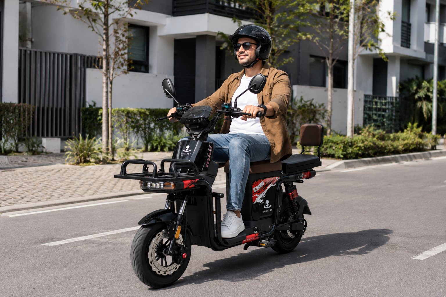 Side profile of the V-Cruiser, designed for long-distance comfort.