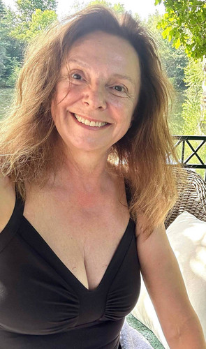 393745739 uschi daemmrich von luttitz clev 550.jpg